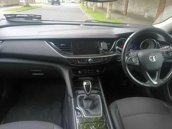 Vauxhall Insignia Hatchback, Diesel, 2018, Silver