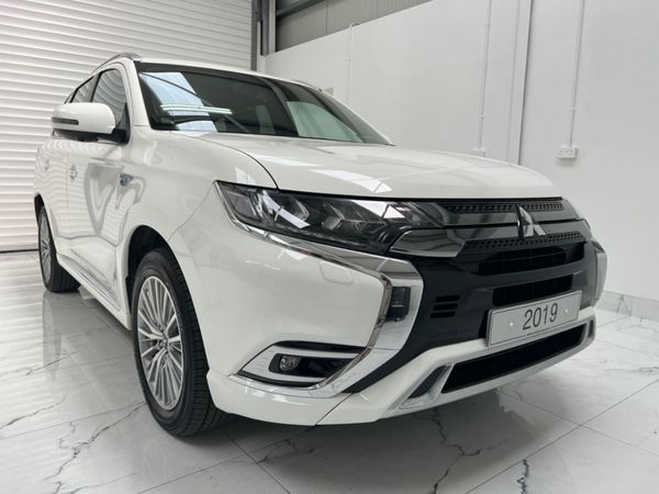 Mitsubishi Outlander SUV, Petrol Hybrid, 2019, White