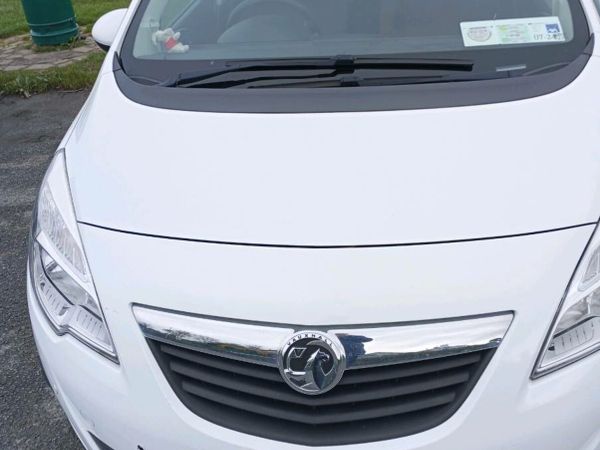 Vauxhall Meriva MPV, Petrol, 2012, White