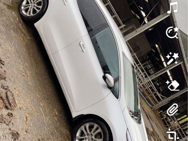Kia Ceed Hatchback, Diesel, 2014, White