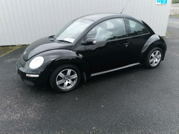Volkswagen Beetle Hatchback, Petrol, 2010, Black