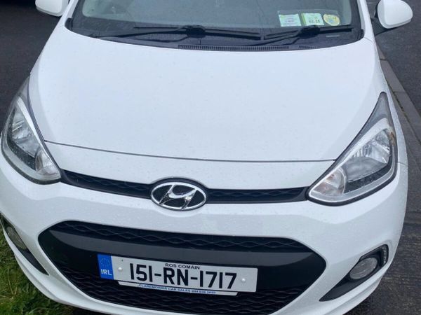 Hyundai i10 Hatchback, Petrol, 2015, White