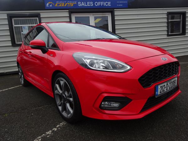 Ford Fiesta Hatchback, Petrol, 2021, Red