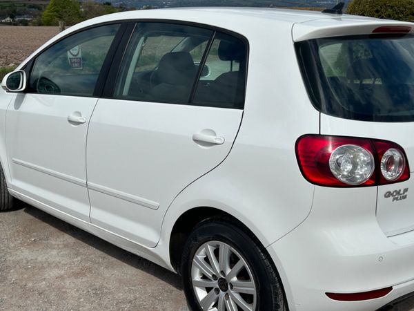 Volkswagen Golf Hatchback, Petrol, 2011, White
