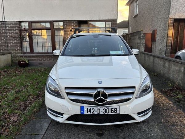 Mercedes-Benz B-Class MPV, Petrol, 2014, White