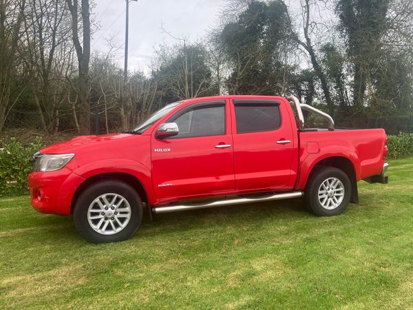 Toyota Hilux Pick Up, Diesel, 2014, Red