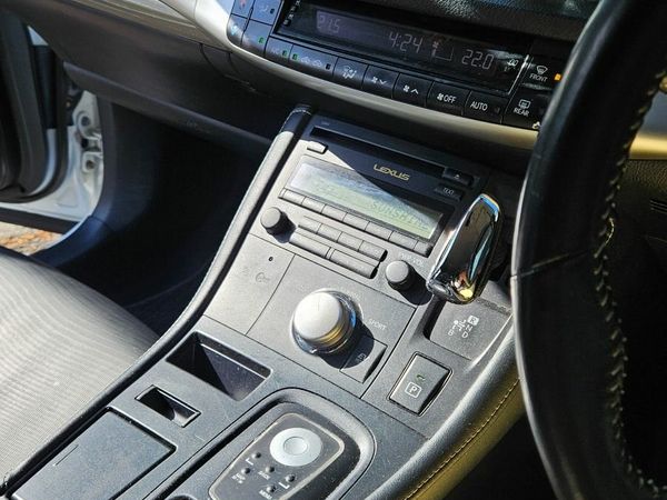 Lexus CT Hatchback, Petrol Hybrid, 2013, White