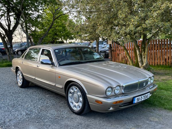 Daimler Other Saloon, Petrol, 1998, Gold