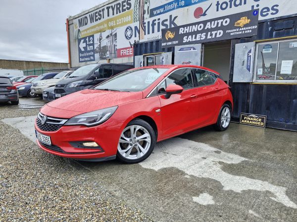 Vauxhall Astra Hatchback, Diesel, 2019, Red