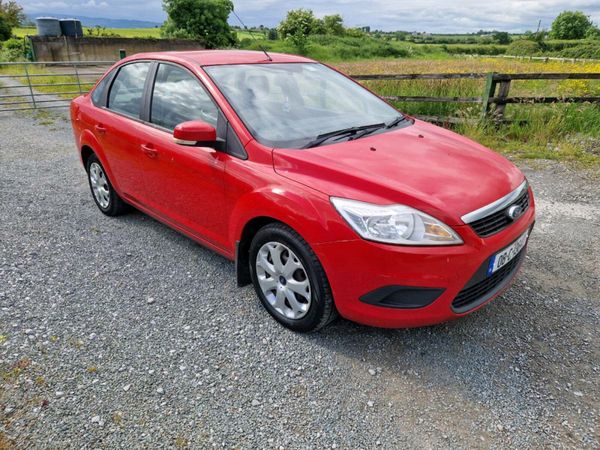 Ford Focus Saloon, Petrol, 2008, Red