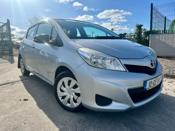 Toyota Yaris Hatchback, Petrol, 2012, Silver