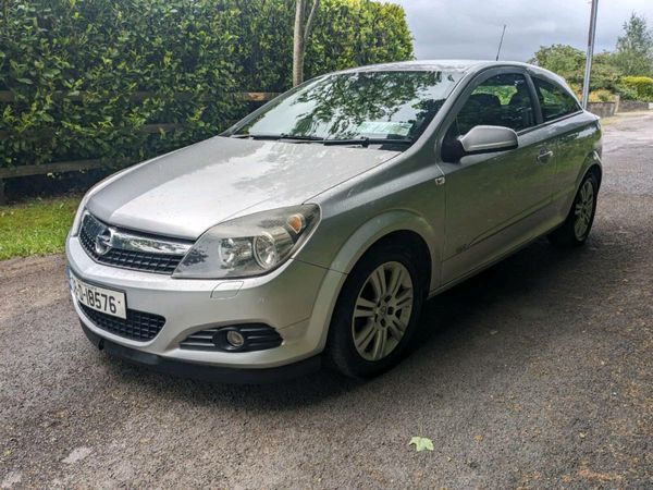 Opel Astra Hatchback, Petrol, 2008, Silver