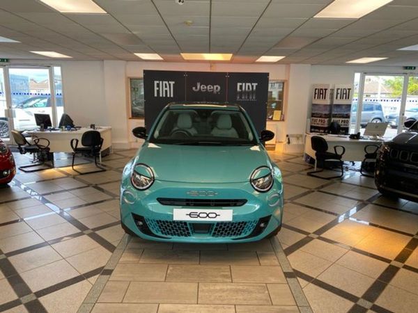 Fiat 600 Hatchback, Electric, 2024, Green