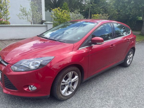 Ford Focus Hatchback, Diesel, 2014, Red
