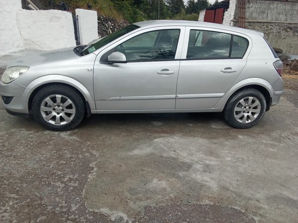 Opel Astra Hatchback, Petrol, 2008, Silver