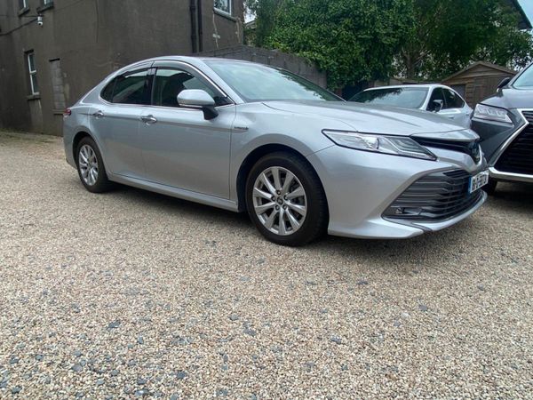 Toyota Camry Saloon, Petrol Hybrid, 2018, Silver