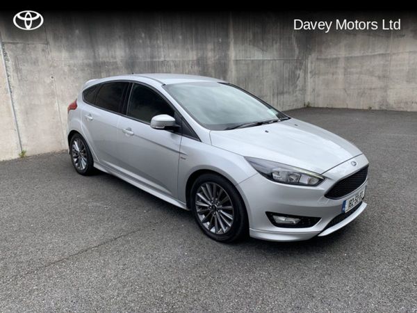 Ford Focus Hatchback, Petrol, 2018, Grey