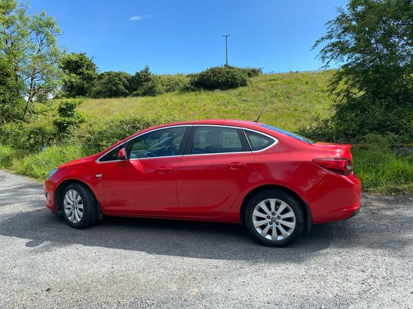 Opel Astra Saloon, Diesel, 2014, Red