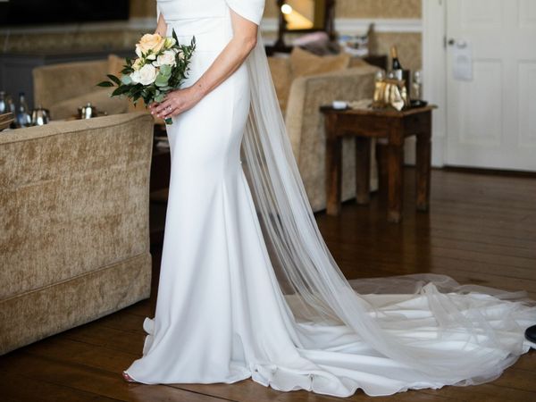 suite 1000 1 Wedding Dresses Ad For Sale in Ireland DoneDeal