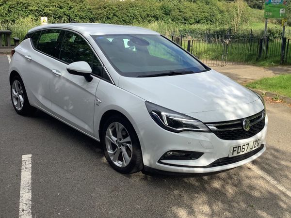 Vauxhall Astra Hatchback, Petrol, 2018, White