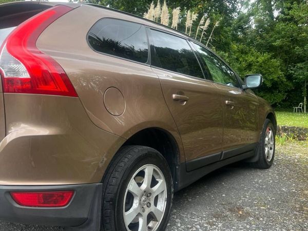 Volvo XC60 SUV, Diesel, 2010, Bronze