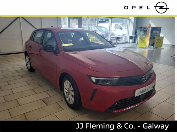 Opel Astra Hatchback, Petrol, 2025, Red