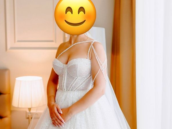 video 5 Wedding Dresses Ads For Sale in Ireland DoneDeal