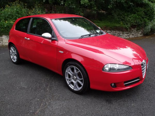 Alfa Romeo 147 Hatchback, Petrol, 2010, Red