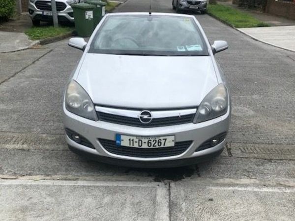 Opel Astra Convertible, Petrol, 2011, Silver