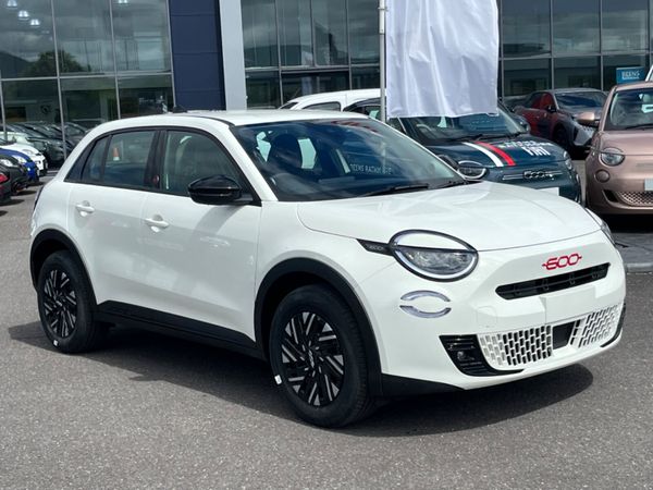 Fiat 600 Hatchback, Electric, 2024, White