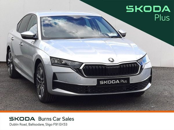 Skoda Octavia Saloon, Petrol, 2024, Silver