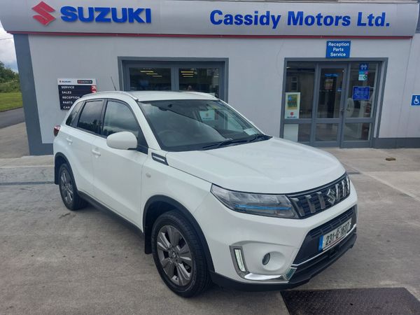 Suzuki Vitara SUV, Hybrid, 2023, White