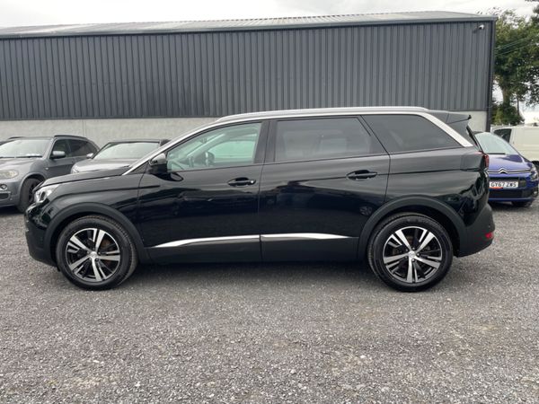 Peugeot 5008 MPV, Diesel, 2020, Black