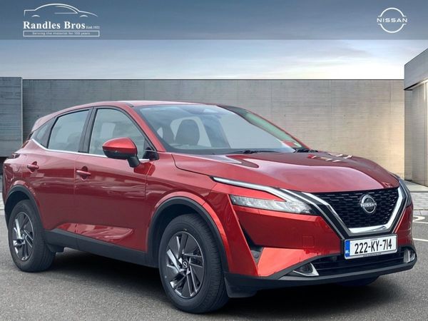 Nissan Qashqai MPV, Petrol, 2022, Red