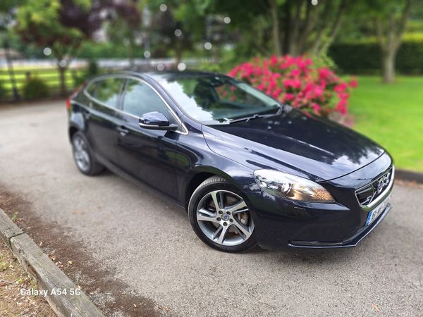 Volvo V40 Hatchback, Diesel, 2016, Blue