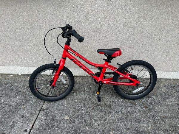 18 inch bike with stabilisers sale