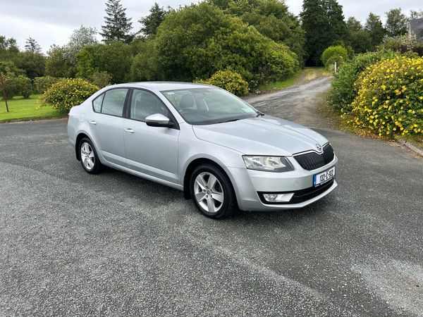 Skoda Octavia Saloon, Diesel, 2013, Silver