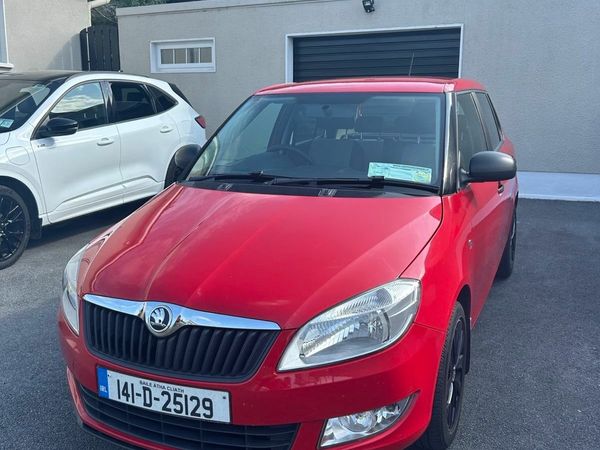 Skoda Fabia Hatchback, Petrol, 2014, Red