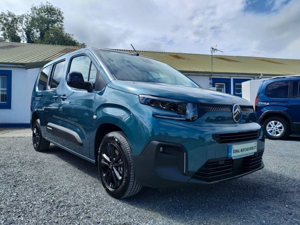 Citroen Berlingo Multispace MPV, Diesel, 2024, Blue