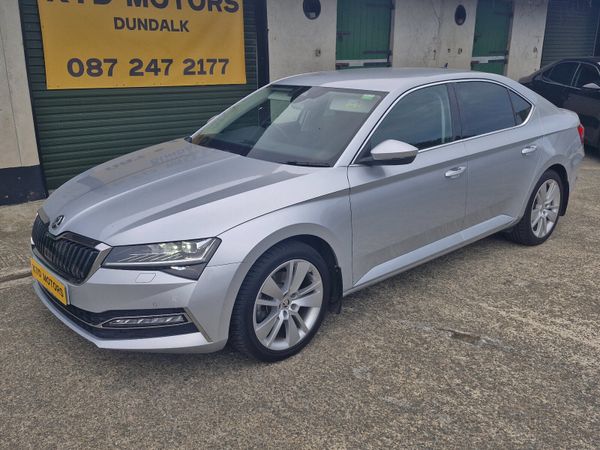 Skoda Superb Hatchback, Petrol Hybrid, 2022, Silver