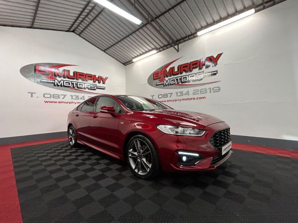 Ford Mondeo Hatchback, Diesel, 2019, Red