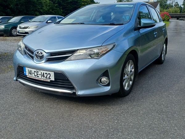 Toyota Auris Hatchback, Diesel, 2014, Blue