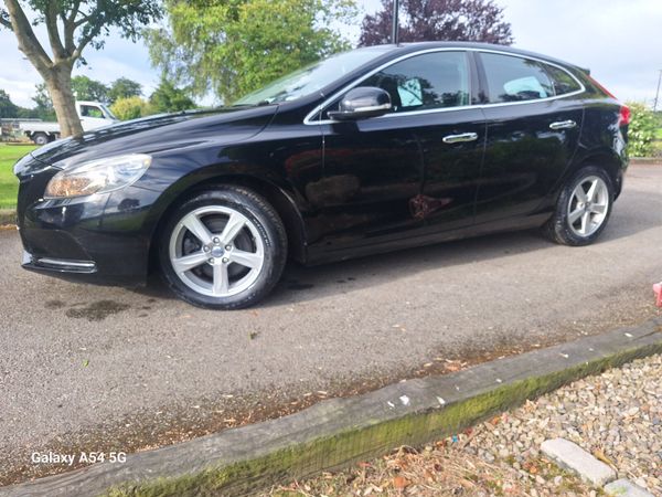 Volvo V40 Hatchback, Petrol, 2013, Black