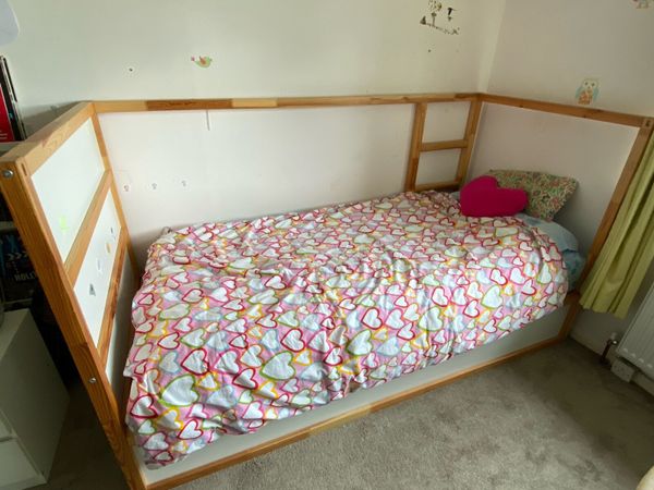 Bed and coat for sale hot sale