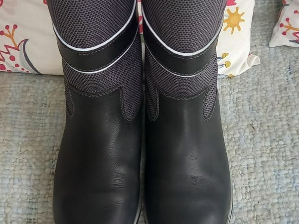 Fly boots size 6 sale best sale