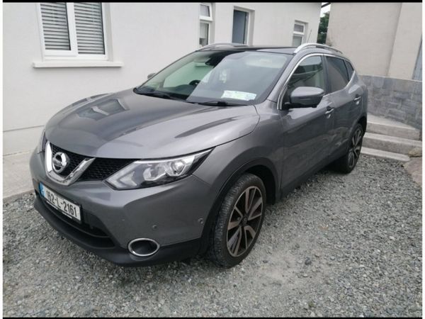 Nissan Qashqai Hatchback, Diesel, 2016, Grey