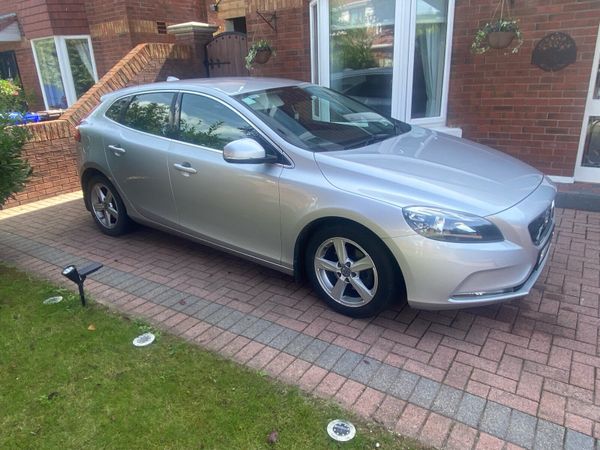 Volvo V40 Hatchback, Diesel, 2014, Silver