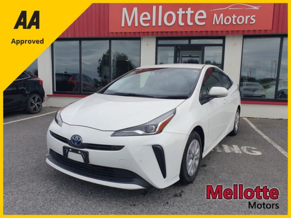 Toyota Prius Hatchback, Hybrid, 2021, White