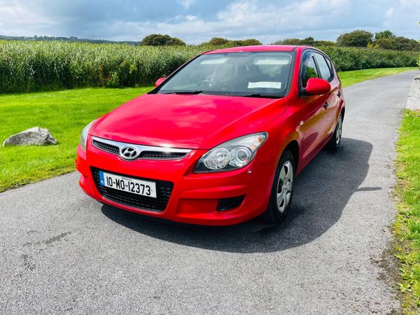 Hyundai i30 Hatchback, Diesel, 2010, Red