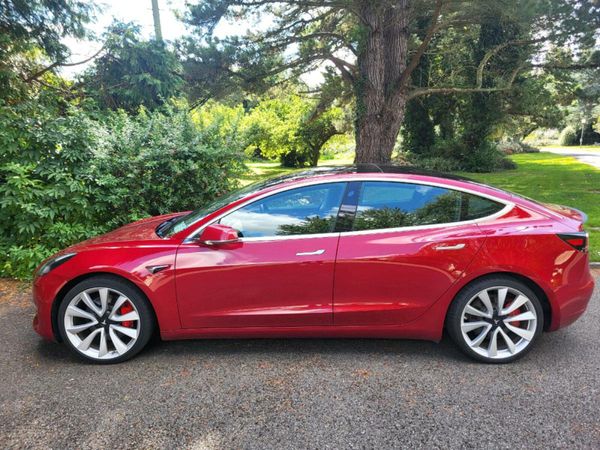 Tesla Model 3 Saloon, Electric, 2019, Red